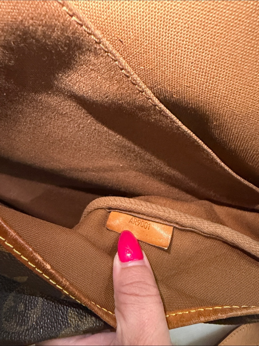 Louis Vuitton Monogram Canvas Messenger Bag - Picture 12 of 17